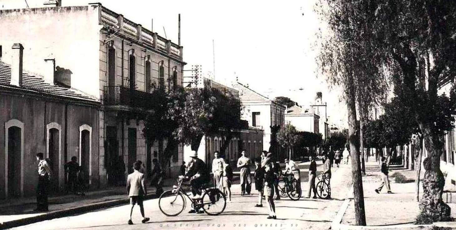 2182- Sainte-Barbe-du-Tlelat - Route de Sidi-Bel-Abbes2 - 1955.jpg